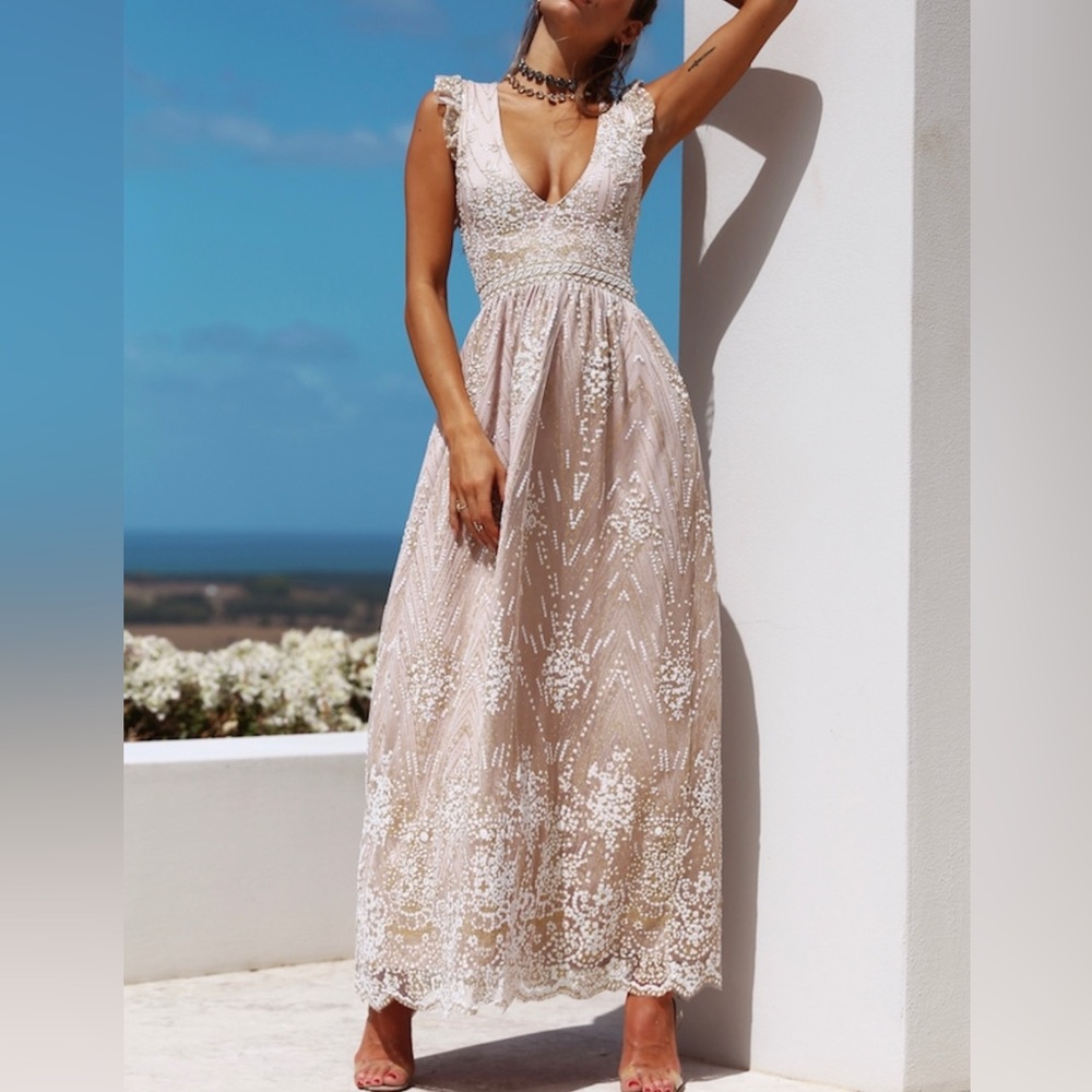 Hello Molly “Gold on the ceiling maxi dress” in Champagne size Small